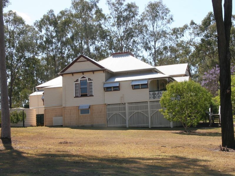 1 Cockatoo Court, Regency Downs QLD 4341