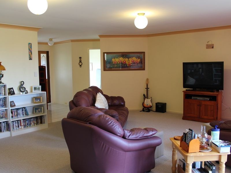 16 Stieler Drive, Plainland QLD 4341