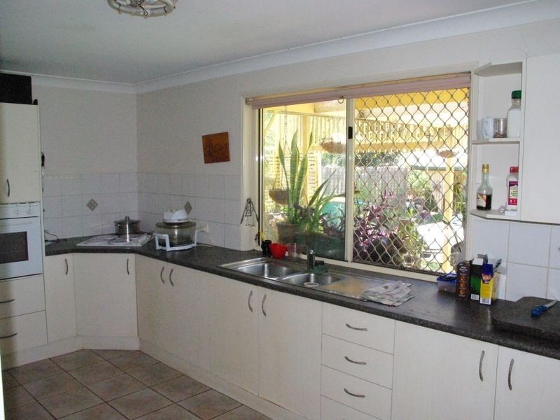 27 Bertrand Avenue, Kensington Grove QLD 4341