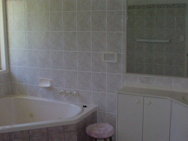 27 Bertrand Avenue, Kensington Grove QLD 4341