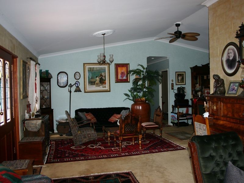 19 Philip Court, Summerholm QLD 4341