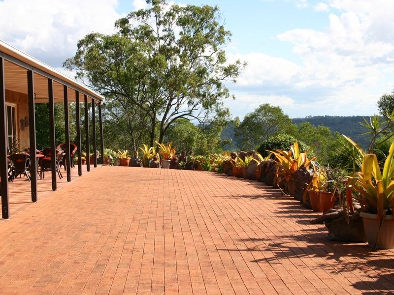 19 Philip Court, Summerholm QLD 4341