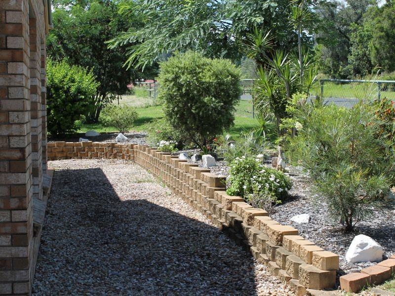 1 Hovea Way, Plainland QLD 4341