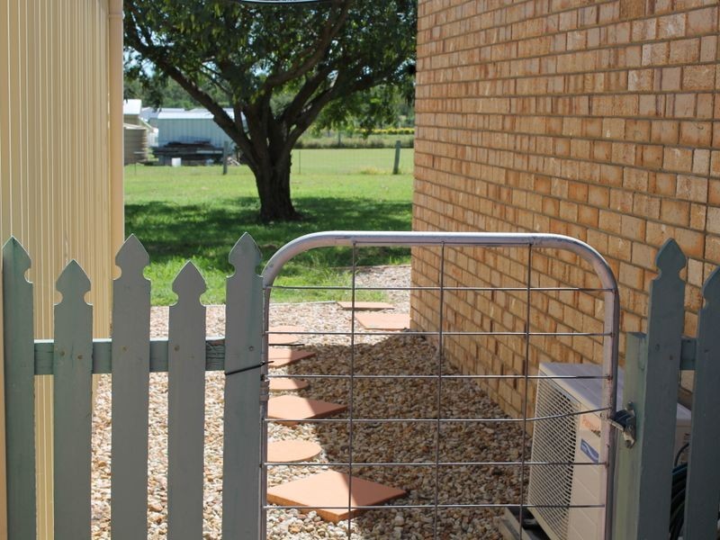 1 Hovea Way, Plainland QLD 4341