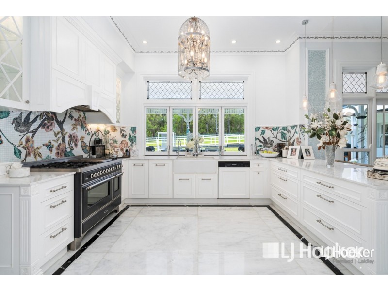 39 Oakridge Street, Burbank QLD 4156