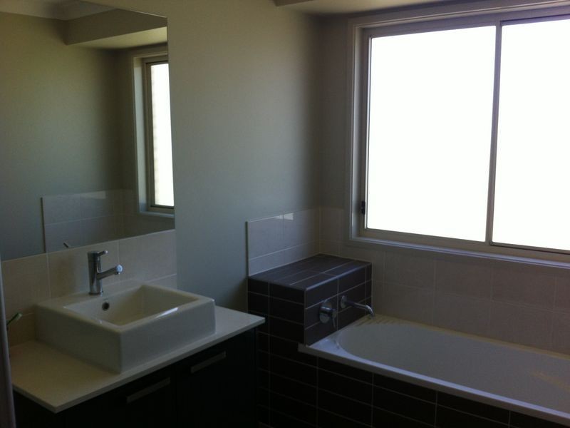 8 Eucalyptus Place, Regency Downs QLD 4341