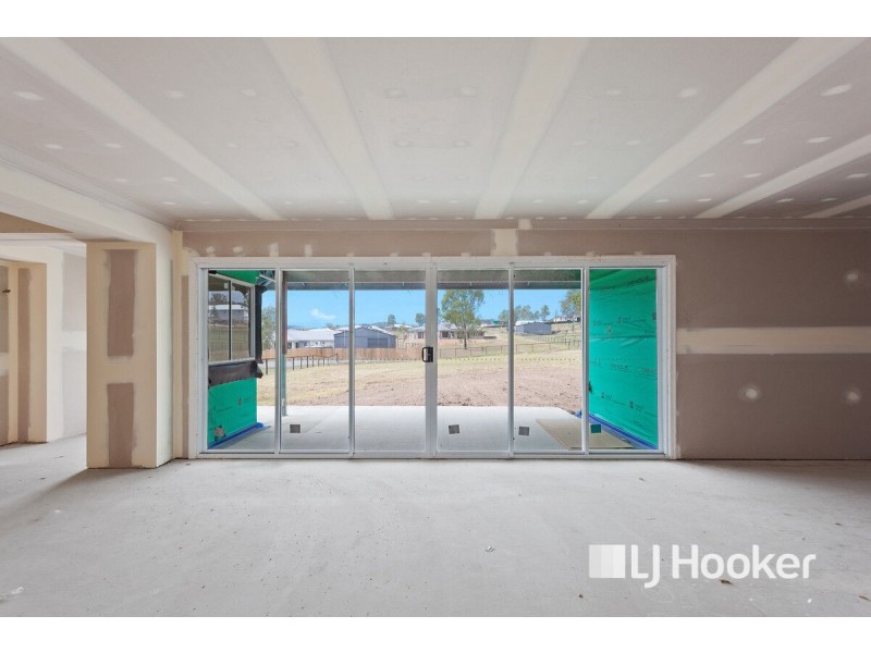 4 Sundew Crescent, Kensington Grove QLD 4341