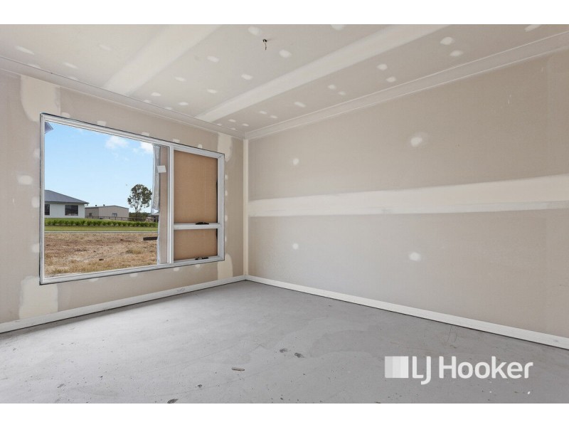 4 Sundew Crescent, Kensington Grove QLD 4341