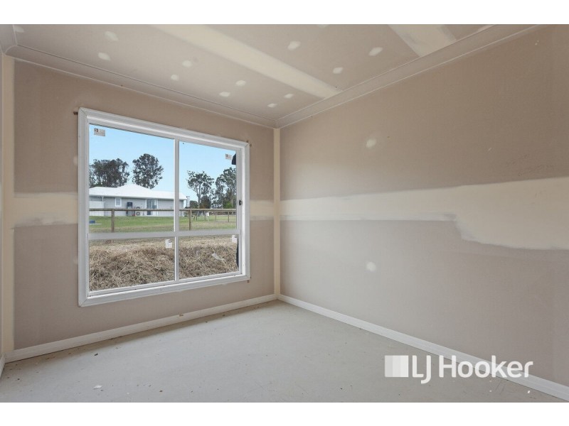 4 Sundew Crescent, Kensington Grove QLD 4341