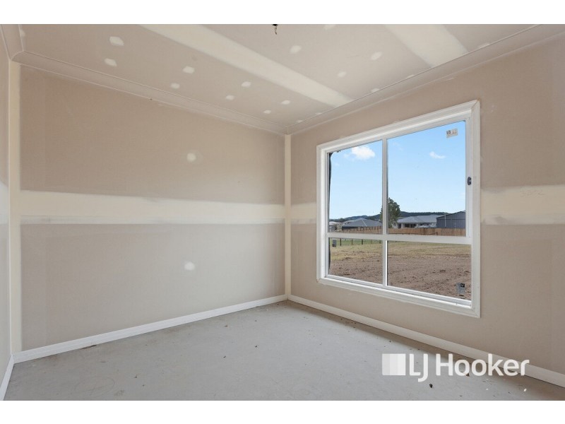 4 Sundew Crescent, Kensington Grove QLD 4341