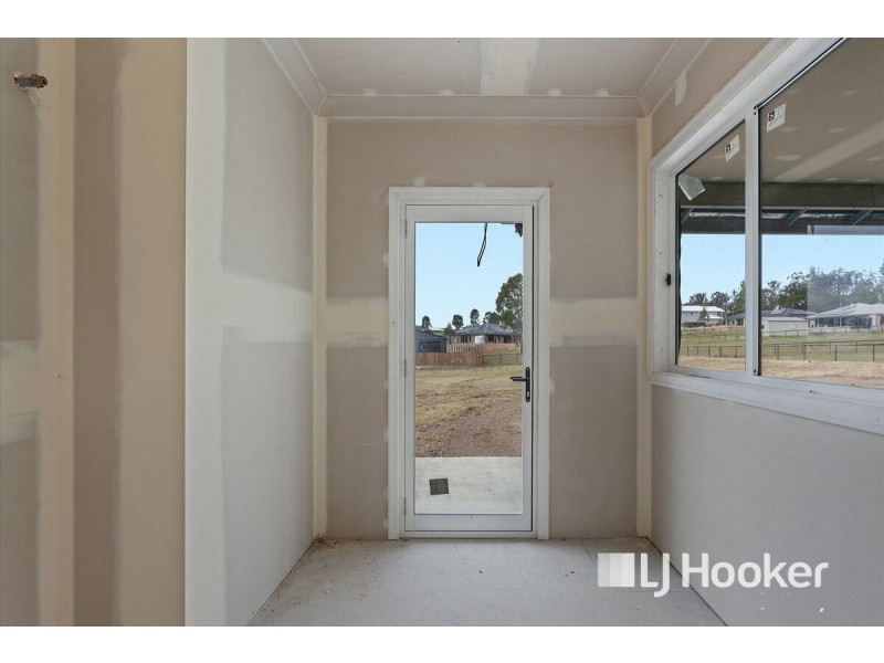 4 Sundew Crescent, Kensington Grove QLD 4341