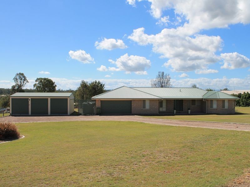 10 Stephenson Crescent, Kensington Grove QLD 4341