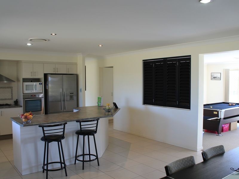 10 Stephenson Crescent, Kensington Grove QLD 4341