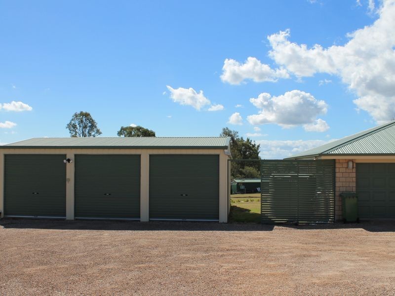 10 Stephenson Crescent, Kensington Grove QLD 4341