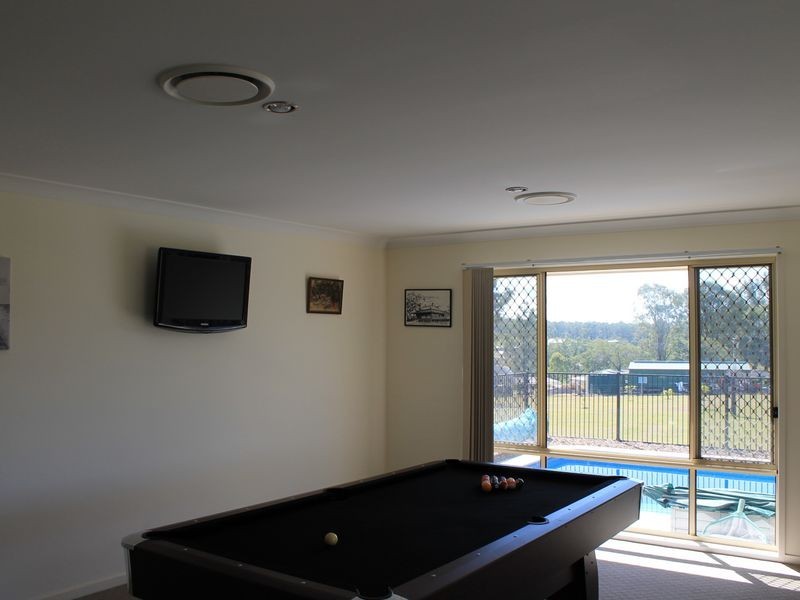 10 Stephenson Crescent, Kensington Grove QLD 4341