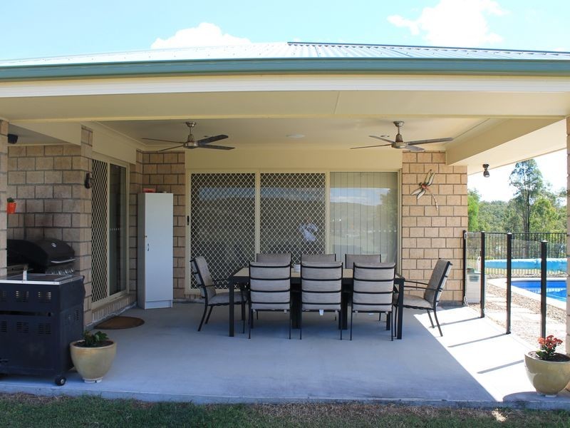 10 Stephenson Crescent, Kensington Grove QLD 4341
