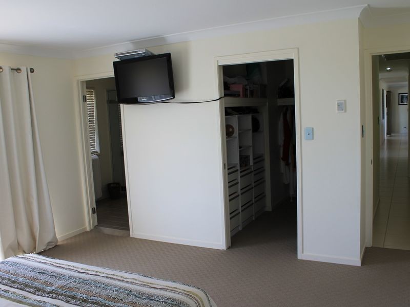10 Stephenson Crescent, Kensington Grove QLD 4341