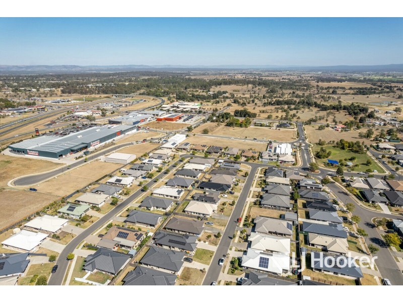 13 Richmond Terrace, Plainland QLD 4341