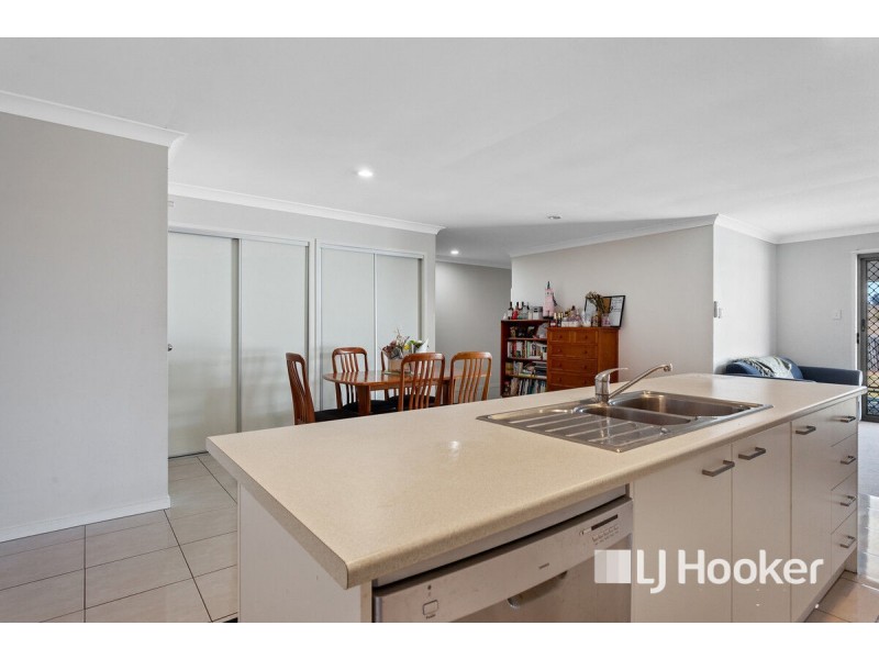 10 Lawson Crescent, Laidley North QLD 4341
