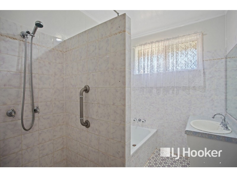 11 Hinton Street, Wilsonton QLD 4350