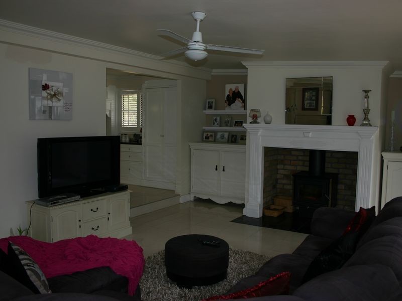 15 Wheatley Court, Regency Downs QLD 4341