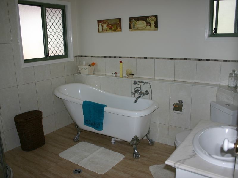 15 Wheatley Court, Regency Downs QLD 4341