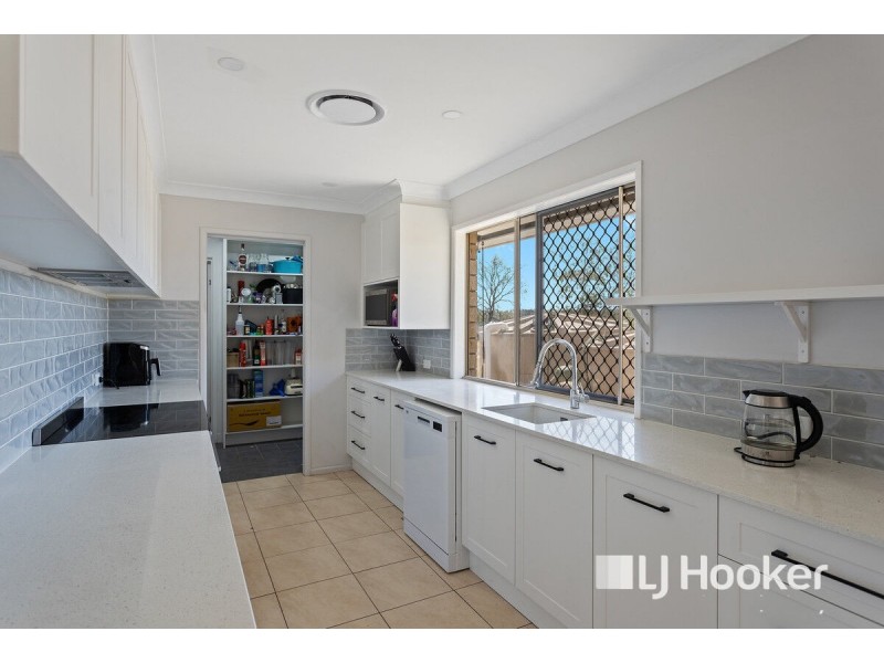 48 Mountain View Drive, Plainland QLD 4341