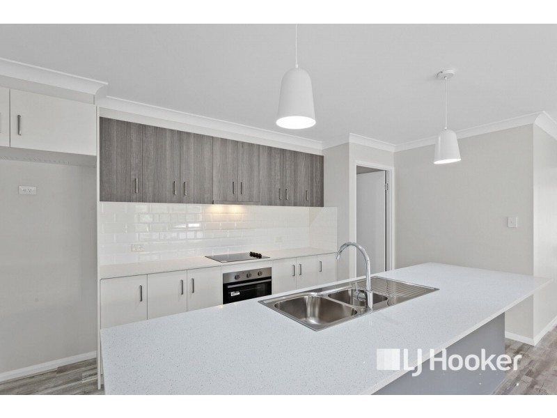 8B Rosella Avenue, Regency Downs QLD 4341