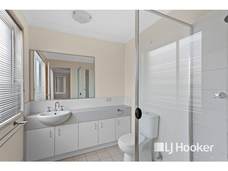 2/5 Sandpiper Drive, Lowood QLD 4311