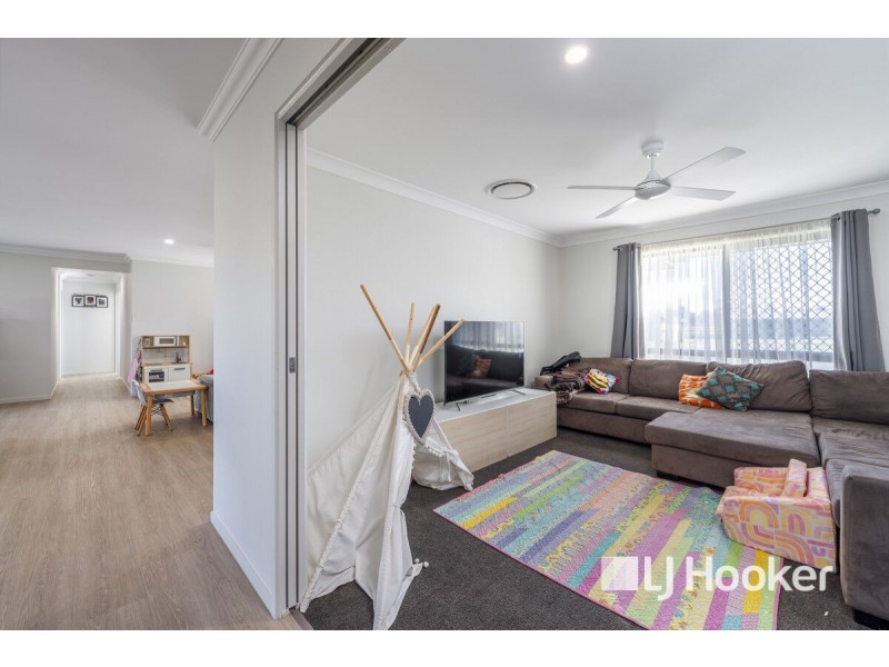 9 Maragon Court, Lake Clarendon QLD 4343