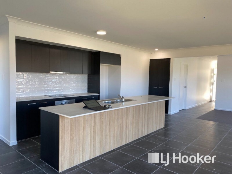 18 Lawson Crescent, Laidley North QLD 4341