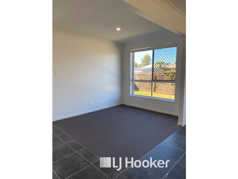 18 Lawson Crescent, Laidley North QLD 4341