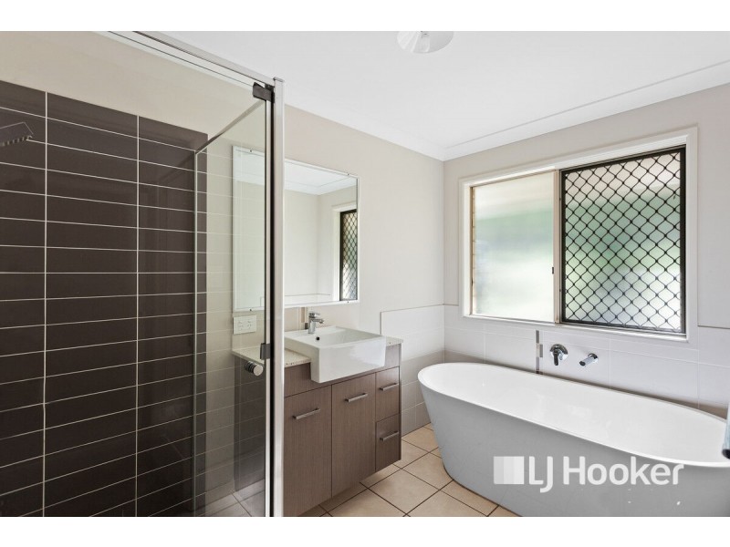 35 Beames Drive, Laidley South QLD 4341