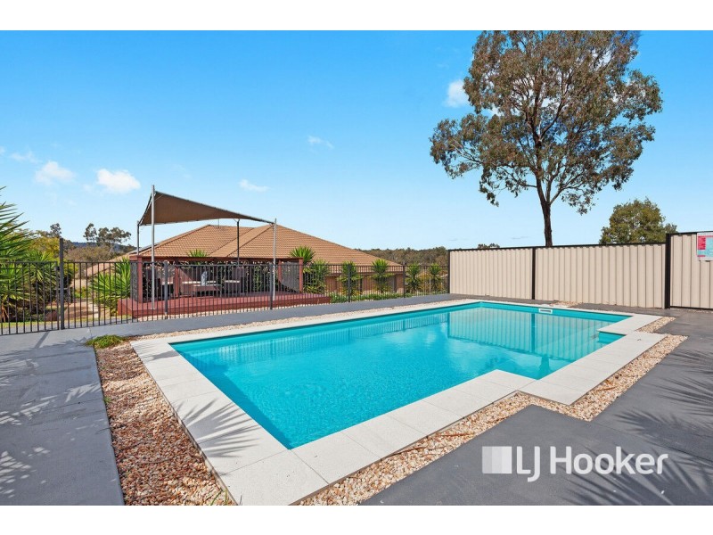 24 White Gums Road, Hatton Vale QLD 4341