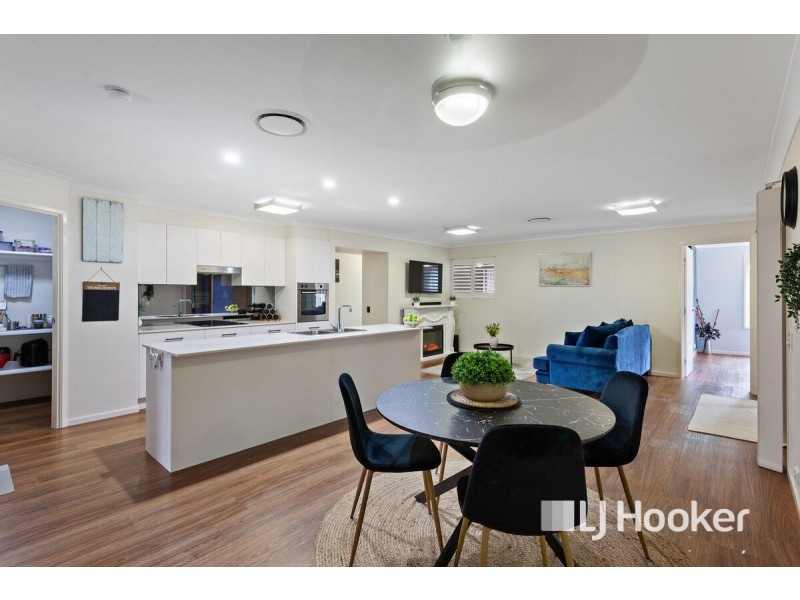 24 White Gums Road, Hatton Vale QLD 4341