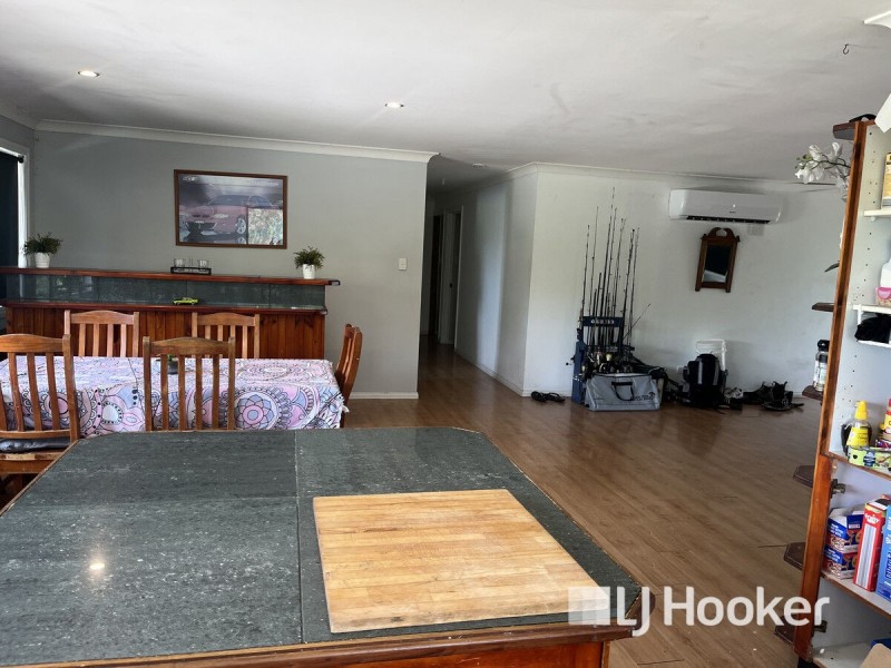 8 Benjamin Court, Regency Downs QLD 4341