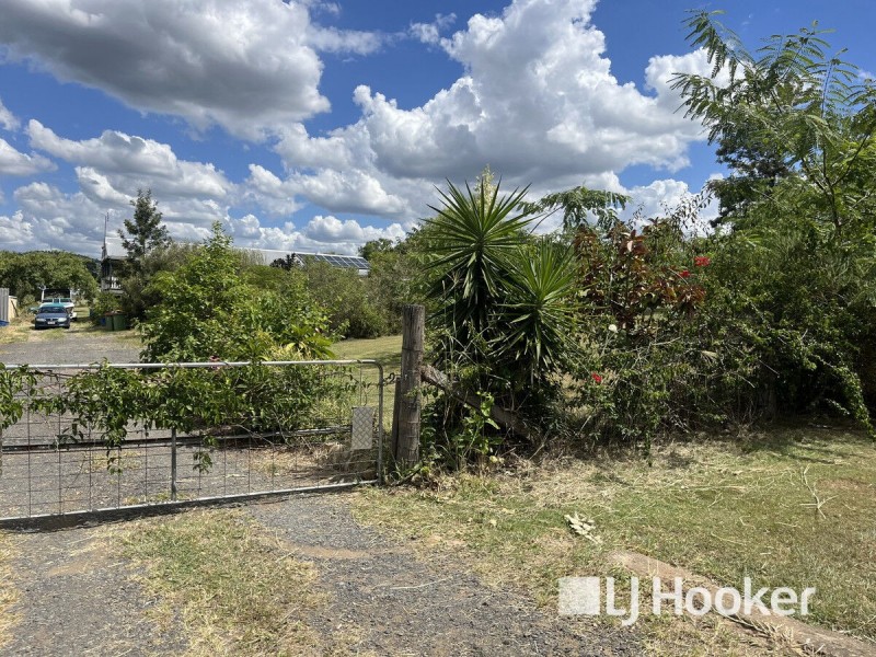 8 Benjamin Court, Regency Downs QLD 4341