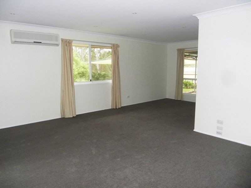 4 Lexcen Court, Kensington Grove QLD 4341