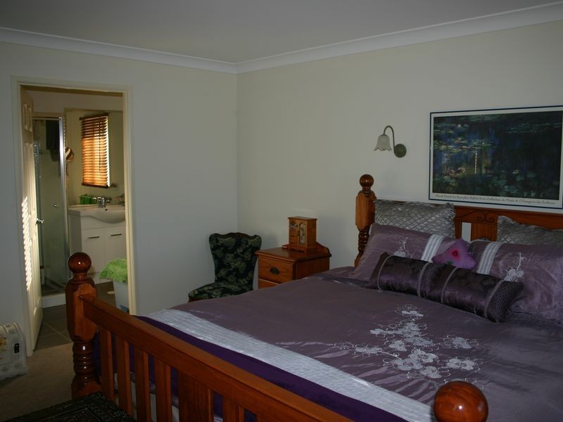 151 Lakes Drive, Laidley Heights QLD 4341
