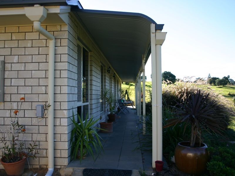 151 Lakes Drive, Laidley Heights QLD 4341