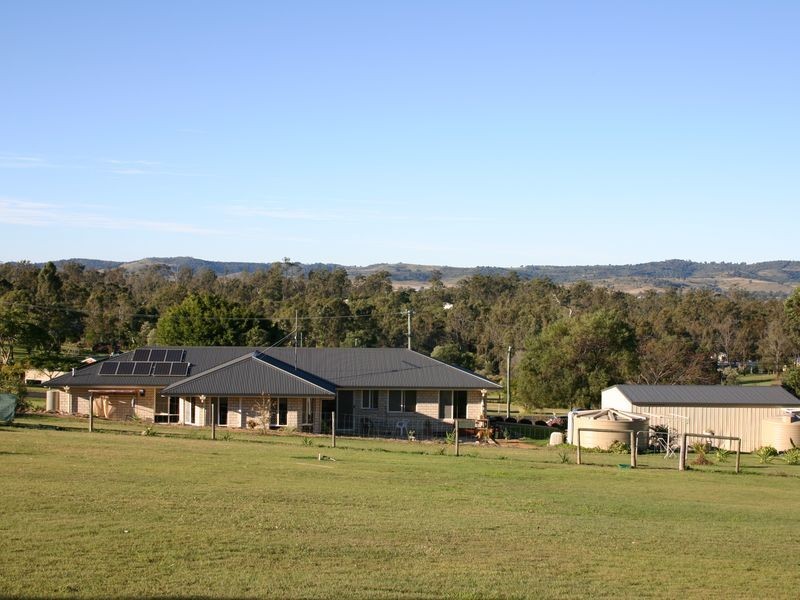 151 Lakes Drive, Laidley Heights QLD 4341
