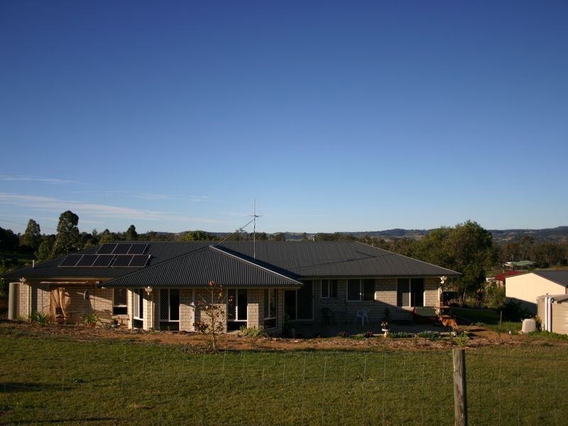 151 Lakes Drive, Laidley Heights QLD 4341