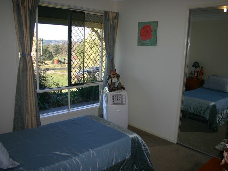 151 Lakes Drive, Laidley Heights QLD 4341