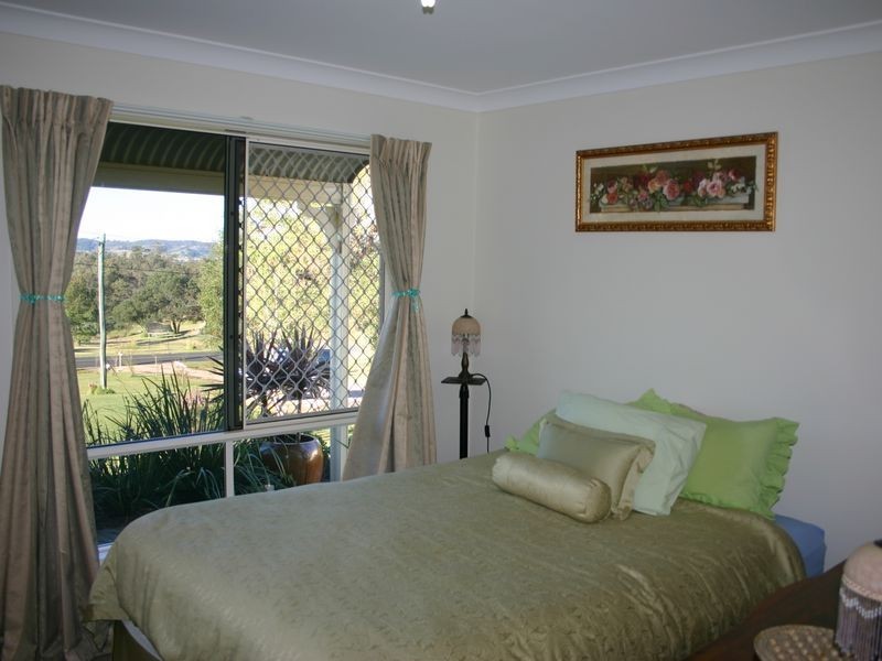 151 Lakes Drive, Laidley Heights QLD 4341