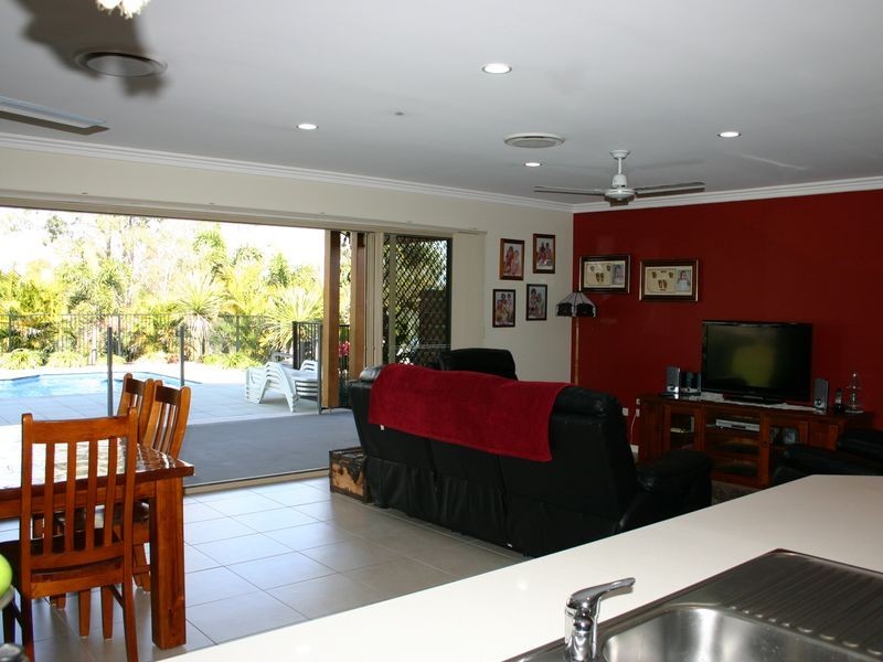 41 Hannant Road, Kensington Grove QLD 4341