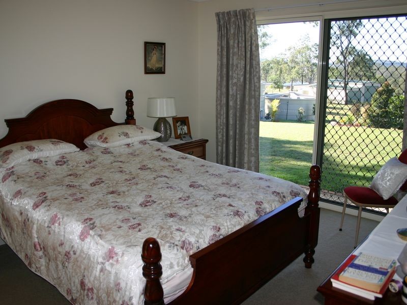 10 Senior Court, Kensington Grove QLD 4341