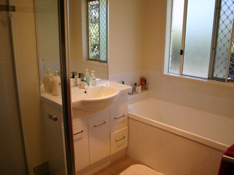 10 Senior Court, Kensington Grove QLD 4341