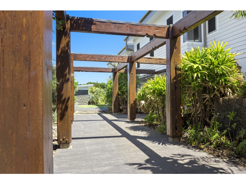 1 Rocky Point Road, Lennox Head NSW 2478
