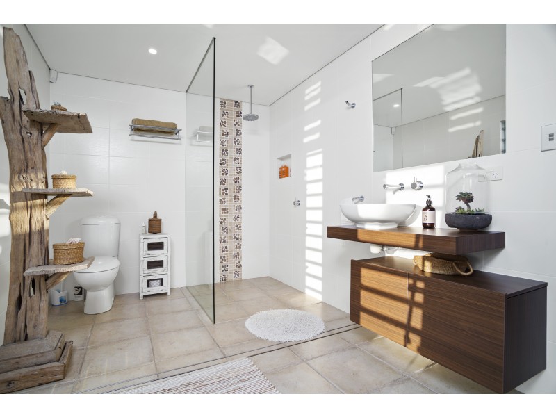 1 Rocky Point Road, Lennox Head NSW 2478