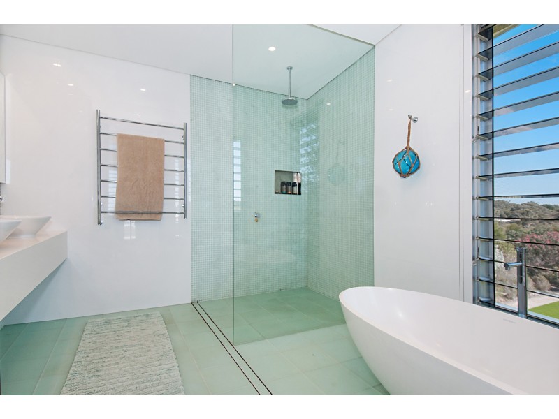 1 Rocky Point Road, Lennox Head NSW 2478